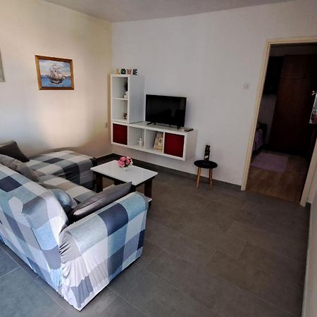 Apartments Damjan Brist Exterior photo
