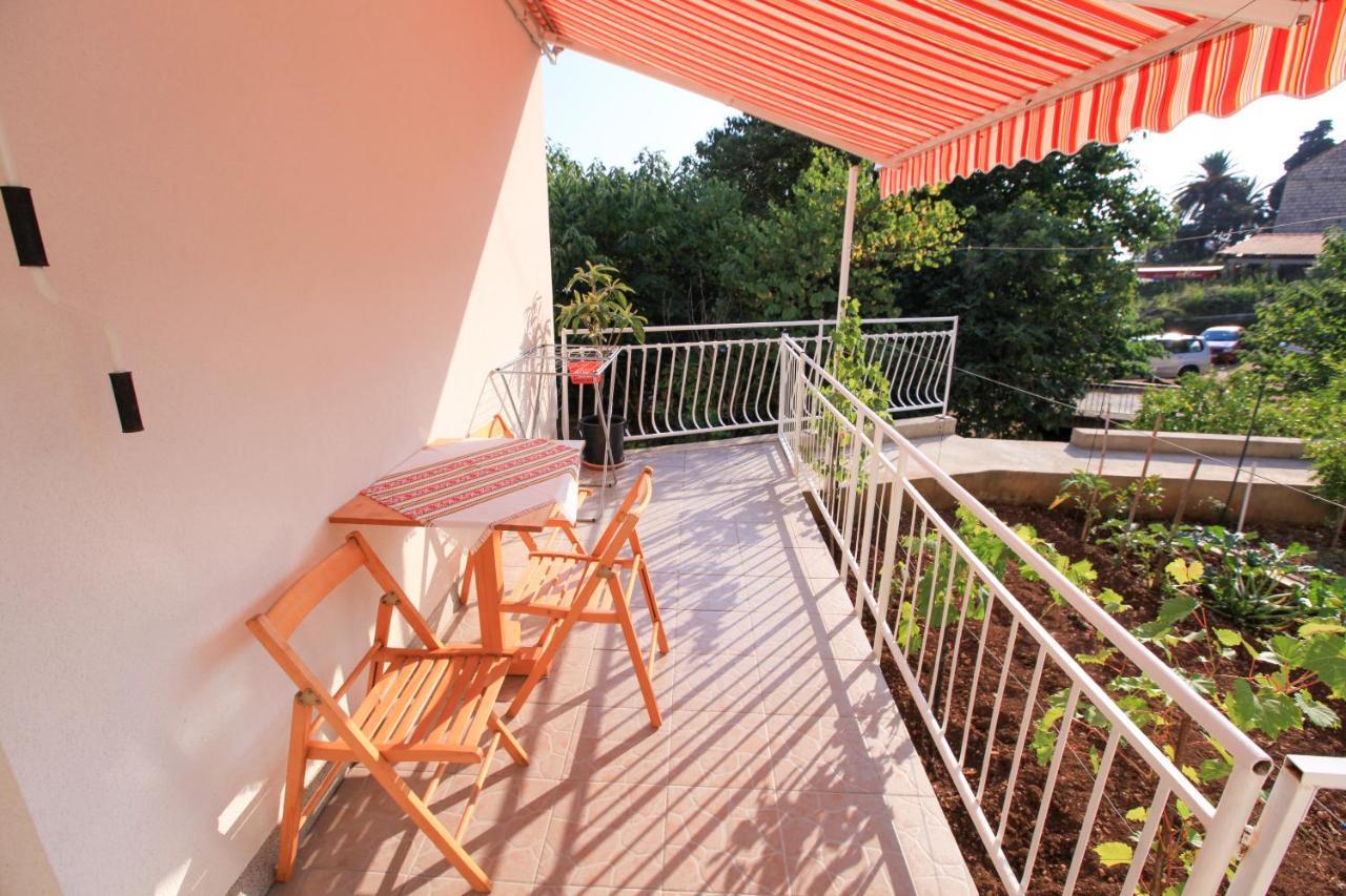 Apartments Damjan Brist Exterior photo